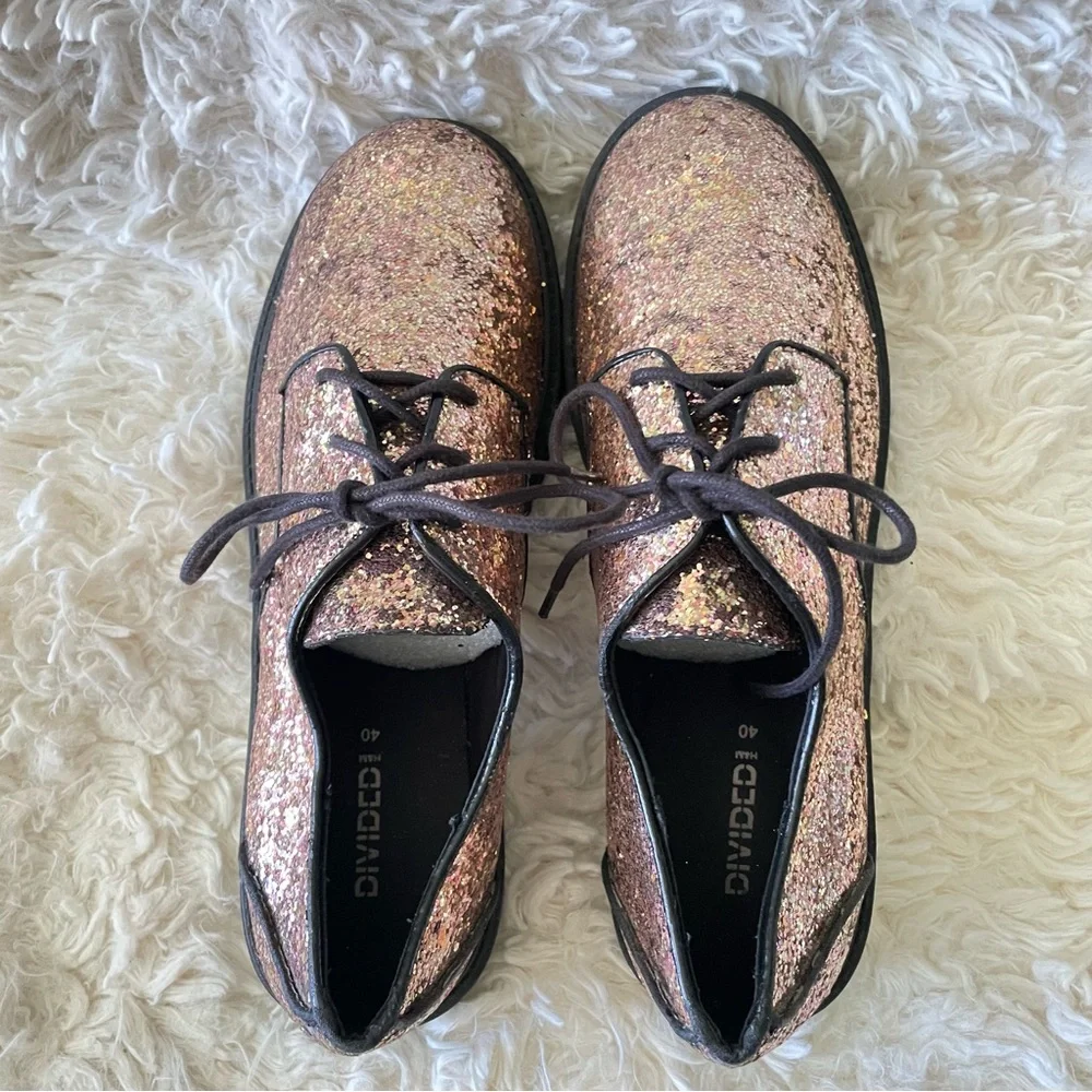 Divided Gold Glitter tie Oxford. Lug sole. Sz40 - Picture 4 of 14